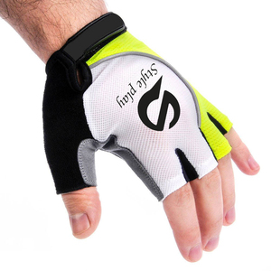 Gants de fitness de haute qualité avec logo personnalisé, en PU, demi-doigts, pour la musculation et la salle de sport - Product Image 4