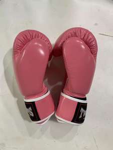 Gants de boxe de qualité supérieure Twins New Style, en cuir de vachette, logo personnalisé, MMA, kickboxing, légers, pour l'entraînement et le sparring. - Product Image 4