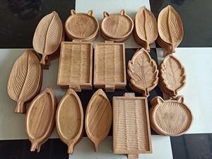 Ensemble de plateaux décoratifs en bois, design minimaliste rectangulaire, emballage multi-pièces, fabrication artisanale, solution de rangement écologique - Product Image 5