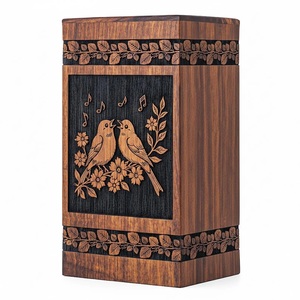 Urne funéraire en bois de rose gravé, style américain, écologique et durable, pour commémorer les oiseaux amoureux - Product Image 6