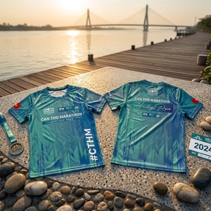เสื้อวิ่งมาราธอนแคนโธเฮอริเทจเรซพิมพ์ลายแบบซับลิเมชั่น ระบายเหงื่อได้ดี เสื้อแขนสั้นสำหรับทุกเพศ ผลิตจากโพลีเอสเตอร์ ชุดกีฬา - Product Image 1