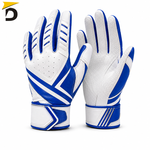 Gants de football américain conçus pour les joueurs recherchant une adhérence fiable, des mouvements flexibles et un confort optimal tout au long du match. - Product Image 4