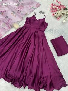 Colección de Kurti-Pantalón y Dupatta de satén de seda japonés de diseñador para fiestas, con volantes acampanados sin mangas, lista para usar, para mujer. - Product Image 5