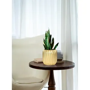 Vase de sol en céramique moderne Art Déco, design côtelé fait main, finition dorée, pot de plante décoratif pour l'intérieur/l'extérieur, pour la maison - Product Image 2