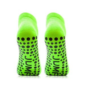 Calcetines antideslizantes de algodón de alta calidad, para parque de juegos interior, trampolín - Product Image 3