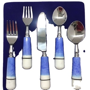 Juego completo de cubiertos de acero inoxidable azul blanco de resina de alta calidad, diseño de tendencia de moda para hoteles, restaurantes, cubiertos - Product Image 1