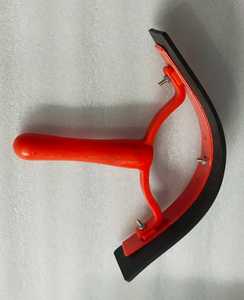 Cepillo para el Cuidado del Caballo Azul y Rojo con Mango para Limpieza y Cuidado en la Establos - Product Image 3