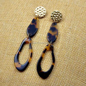 Modernos Pendientes de Aro de Resina Transparente Hechos a Mano, Estilo Bohemio y Ecológico, con Perla Colgante, para Bodas, Fiestas y Regalos de Cumpleaños - Product Image 1
