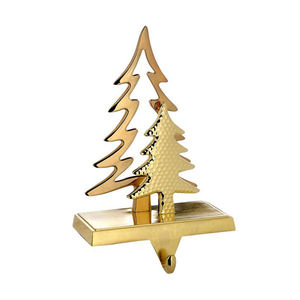 Support de bas de style moderne doré pour la décoration de Noël Support de bas décoratif fait à la main en fer et aluminium - Product Image 1