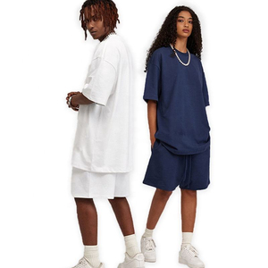 T-shirt à manches courtes et short, tenue assortie, ensemble deux pièces confortable et décontracté pour un usage quotidien, activités du week-end, voyages - Product Image 2
