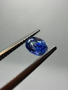 Zafiro Azul Real Natural, Gema Suelta de Corte Ovalado, 1.15CT, 6.5X4.5X4 MM, de Ceilán, Sri Lanka, Gemas Preciosas para Joyería - Product Image 1