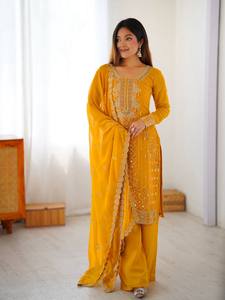 TENNYC Nuevo Conjunto de Traje de 3 Piezas de Diseño Exclusivo en Georgette Sintético Pesado con Bordado para Bodas y Diwali - Tela Elástica - Product Image 1