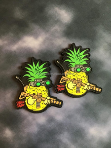 Parche de goma con logotipo personalizado de servicios OEM, parches de PVC suave en relieve, lienzo de tela de sarga con forma de flor impresa, Personalización completa - Product Image 5