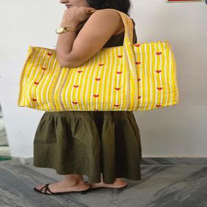 Quilted Cotton Geometric Pattern Tote Bag with Zipper Closure Shopping & Travel Bag - Product Image 1