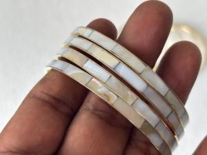Juego de Brazaletes de Lujo Hechos a Mano en Plata S925 con Incrustaciones de Madreperla y Baño de Oro para Mujer, Joyería Apilable para Aniversario - Product Image 4