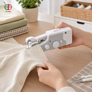 Kit de couture portable pour <span class=keywords><strong>chambre</strong></span> <span class=keywords><strong>d</strong></span>'hôtel : machine à coudre motorisée, canettes, aiguilles, fils pour la réparation de vêtements des clients - Portable - Product Image 3