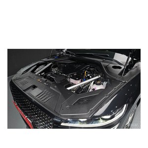 Genesis GV70 2.5T essence 2WD 2024 avec boîte de vitesses automatique, sièges en cuir, caméra arrière - 23 440 km - Product Image 6