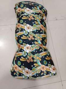 Tissu satiné imprimé de qualité supérieure pour la couture, tissu décoratif et élégant pour projets créatifs, disponible pour la vente en gros - Product Image 3