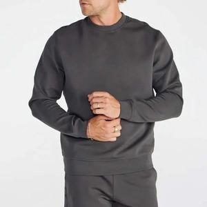 Sweat-shirts à col rond pour homme en molleton écologique, coupe classique, personnalisables avec broderie, mélange de coton, pour l'automne - Product Image 1