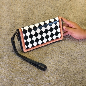 Cartera de Mano de Cuero Genuino de Diseño de Alta Calidad, con Grabado a Mano, Estilo Vintage, Patrón a Cuadros Turquesa, con Correa para la Muñeca - Product Image 2