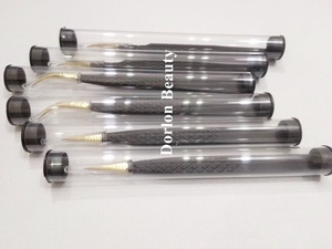 Pince à cils noire en acier inoxydable avec logo personnalisé, pince à cils courbée et pointue pour volume - Product Image 4