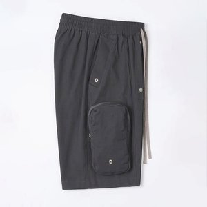 Shorts décontractés tendance streetwear en coton anti-rides style dark, taille mi-haute, grandes poches, cordon de serrage, design utilitaire, vente en gros - Product Image 3