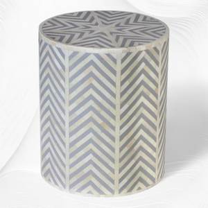 Mesa Auxiliar de Lujo Hecha a Mano con Incrustaciones de Hueso y Patrón Floral Intrincado para Dormitorio Moderno, Sala de Estar y Muebles de Hotel - Product Image 1