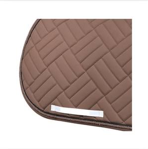 Selle de cheval de qualité supérieure pour l'équitation anglaise et occidentale avec rembourrage respirant, absorption des chocs, ajustement confortable, design durable - Product Image 2