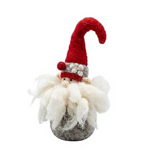 Ornement de Noël artisanal en feutre écologique, petit Père Noël avec chapeau rouge et barbe blanche, décoration murale intérieure traditionnelle - Product Image 3