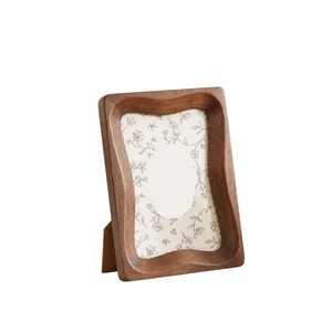 Handcrafted Wavy Wooden Photo <b>Frame</b> Wholesale <b>Vintage</b> Style Leaf Carved Tabletop <b>Picture</b> <b>Frame</b> for Home Decor in Good Price - Product Image 2