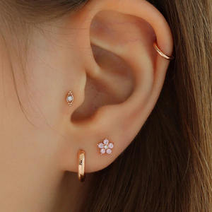 14K Solid Gold <b>Beaded</b> Labret Manufacturer Body-Safe Internal <b>Threading</b> 16G 18G Real Diamond Lab Grown Piercing Factory - Product Image 4