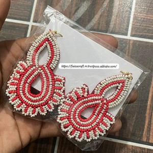 Pendientes Colgantes Unisex de Moda con Diseño de Bordado Multicolor, Joyería de Cuentas de Semillas de Moda en Oferta para Fiestas, Tamaño Personalizado - Product Image 1