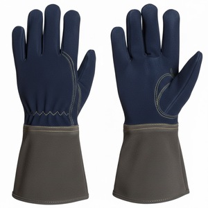Guantes de Cuero Negros Resistentes al Calor Extremo (932°F) de 16 Pulgadas para Barbacoa, Chimenea, Camping y Exteriores - Product Image 3