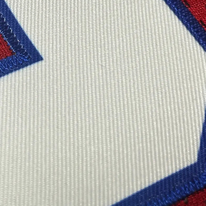 Maillot de sport rouge personnalisé à col en V pour la vente en gros, en tissu anti-humidité, idéal pour les équipes de football américain - Product Image 4