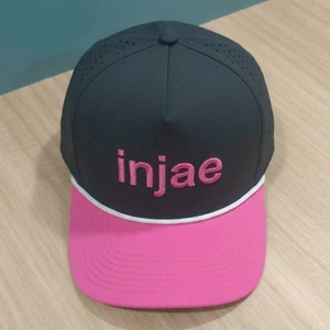 Casquettes de golf 5 panneaux personnalisées OEM avec broderie plate, visière pré-courbée structurée, ODM, faible MOQ, usine de casquettes - Product Image 3