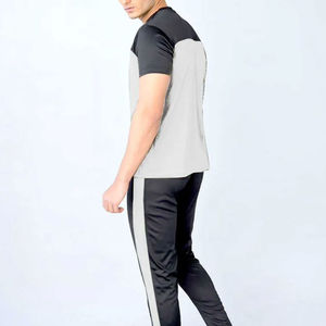 Conjunto Deportivo Informal para Hombre, Camiseta de Manga Corta y Pantalones Jogger, Color Negro y Gris, Corte Regular, para Verano - Product Image 1