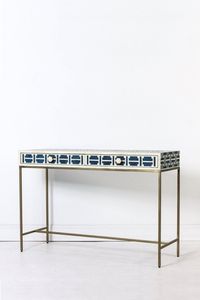 Mesa Consola con Incrustaciones de Hueso, Mueble de Madera Artesanal para Pasillo con Elegante Almacenamiento y Acabado Decorativo - Product Image 2
