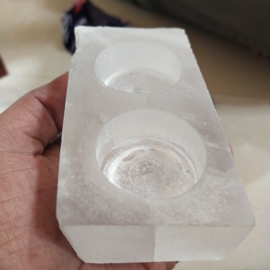 ที่วางเทียนถ้วยแบบธรรมชาติ Selenite ให้เทียนพิธีกรรมของคุณปลอดภัยและตั้งตรงในเชิงเทียนคริสตัล Selenite ที่ไม่เหมือนใคร - Product Image 5