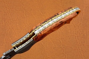 Cuchillo Plegable de Acero de Damasco de Grado Industrial Hecho a Mano con Mango de Madera y Funda de Cuero para Acampar al Aire Libre - Product Image 2