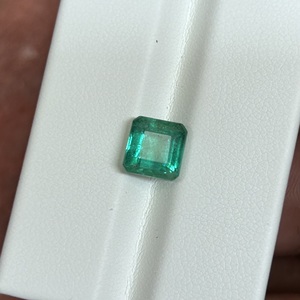 Esmeraldas Naturales de Zambia, Peso 2.50 Quilates, Gema de Esmeralda Natural de Zambia, Corte Octogonal Verde Intenso, Gema Suelta Facetada para Joyería - Product Image 3