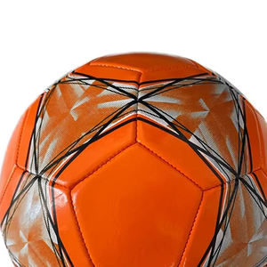 Balón de fútbol profesional de cuero y PVC con impresión de logotipo personalizado, estilo deportivo pakistaní, nuevas ideas, fabricante profesional. - Product Image 5