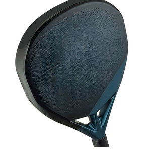 Pala de tenis con forma aerodinámica y superficie lisa para una respuesta rápida y un control preciso de la pelota - Product Image 2