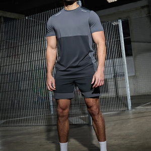 Conjunto Deportivo Personalizado de Alta Calidad para Hombre, Color Morado, de Secado Rápido, Camiseta de Manga Corta y Pantalones Cortos para Gimnasio, Correr, Entrenamiento, con Banda Reflectante - Product Image 3