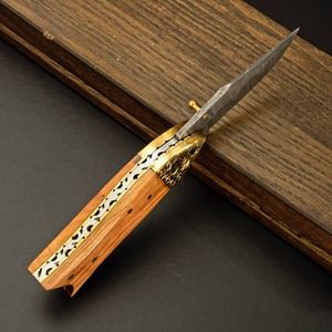 Cuchillo de Bolsillo Plegable Personalizado Hecho a Mano, Diseño ODM/OEM, Acero de Damasco, Hoja Plana, 7.5 Pulgadas, con Funda de Madera, Latón y Cuero - Product Image 2