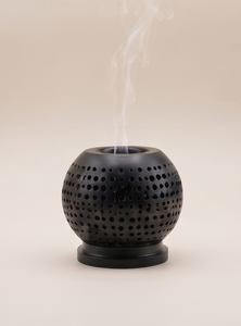 Quemador de incienso de hierro negro con forma de globo esférico, diseño de puntos recortados, recogedor de cenizas, venta al por mayor - Product Image 2