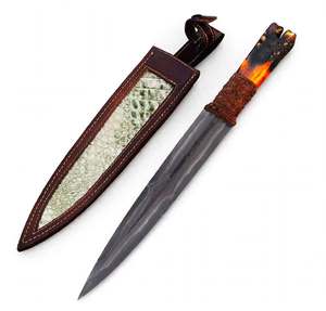 Herramienta Artesanal de Acero de Damasco con Mango de Resina Híbrida y Funda de Cuero, Pieza de Colección - Product Image 1