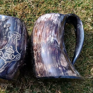 Ensemble de mugs à bière en corne de Viking naturelle, finis à la main, de qualité supérieure, pour les fêtes de Noël - Product Image 1