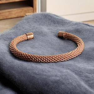 Bracelet manchette en laiton Pure Aura-Bracelet magnétique de qualité supérieure pour le soulagement de la douleur Désintoxication et bien-être Cadeau classique - Product Image 4