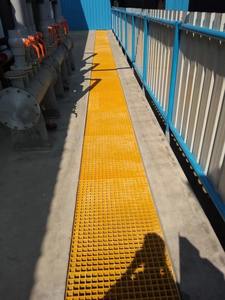 Grille en fibre de verre moulée FRP de 38 mm de qualité supérieure pour plateformes industrielles, passerelles et revêtements de sol durables et résistants à la corrosion - Product Image 4