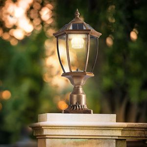Lanterna Solare LED da Esterno Dorata da 20 Pollici, Design Elegante in Vetro Vintage per Sentieri, Giardini e Cortili - Product Image 4